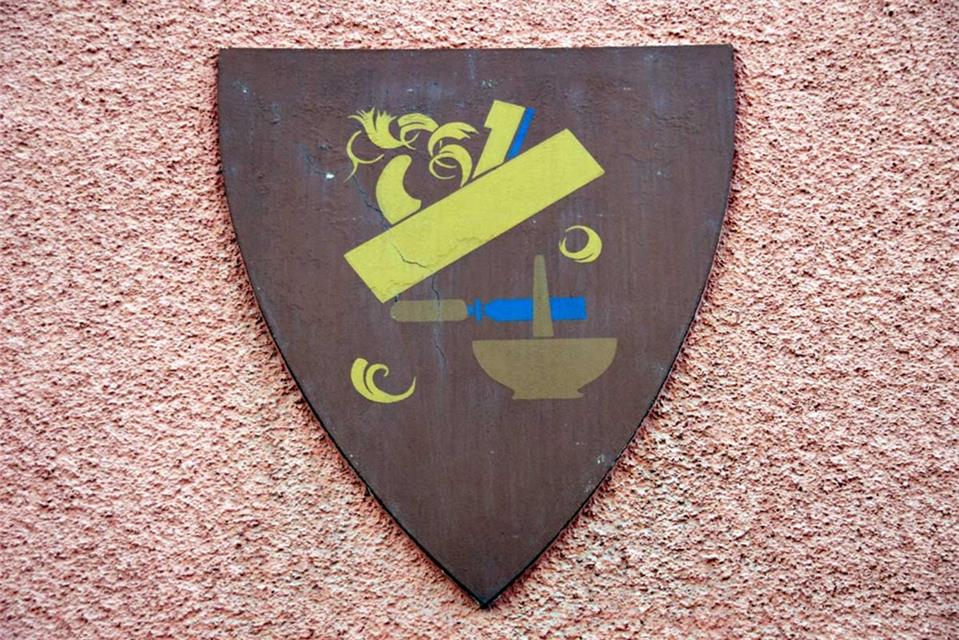 Black shield jigsaw puzzle